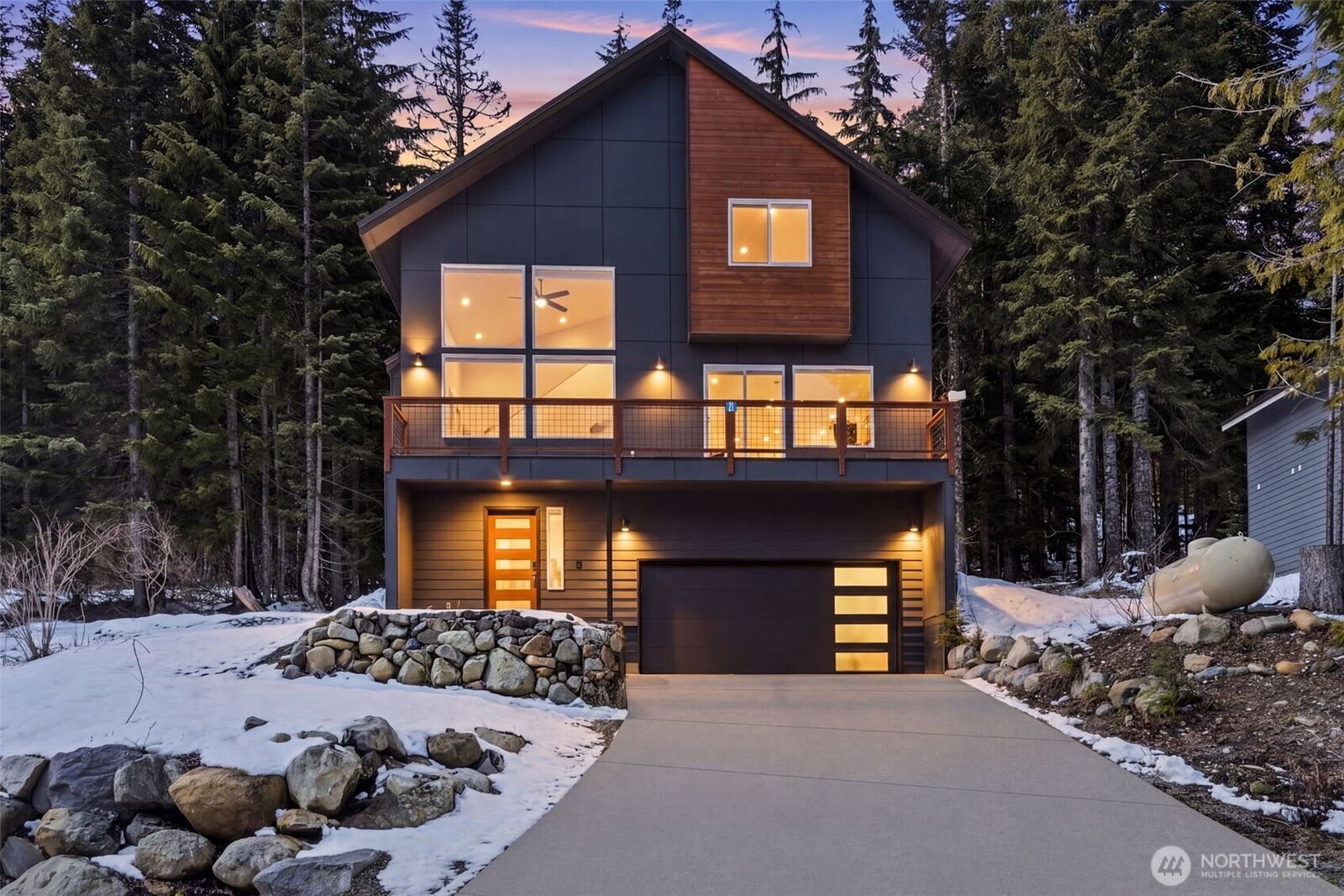 Property Photo:  21  Arlberg Place  WA 98068 