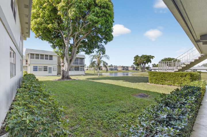 Property Photo:  118 Monaco Boulevard 118  FL 33446 