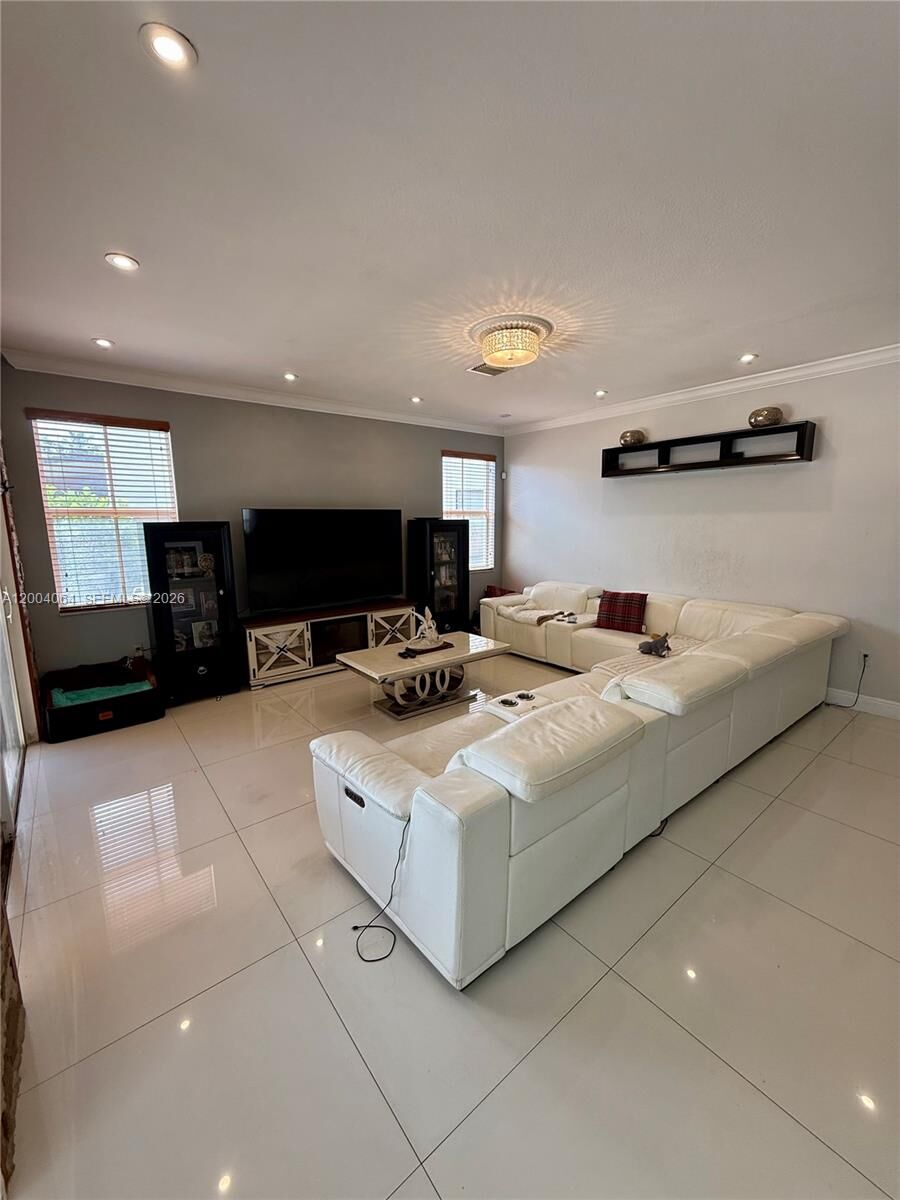 Property Photo:  15465 SW 117th St  FL 33196 