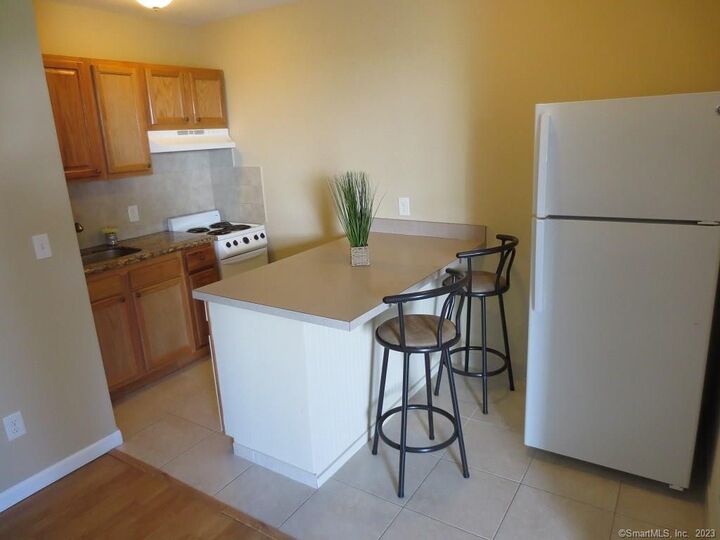 Property Photo:  7 Brookdale Street 6  CT 06716 