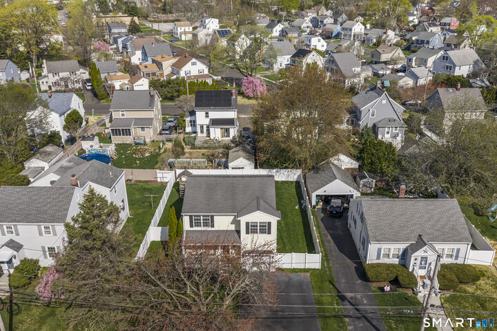 Property Photo:  48 Meritine Avenue  CT 06614 