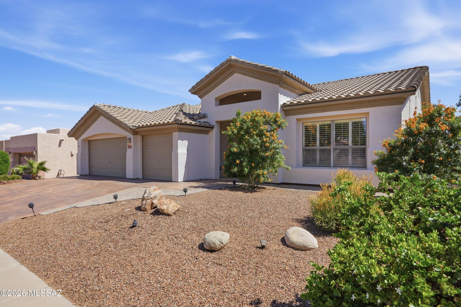 Property Photo: 7693 W Sunlark Way AZ 85743