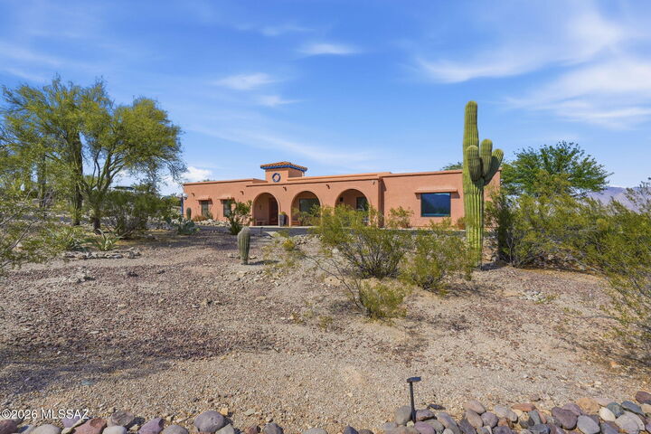 Property Photo:  5140 N Amapola Place  AZ 85745 