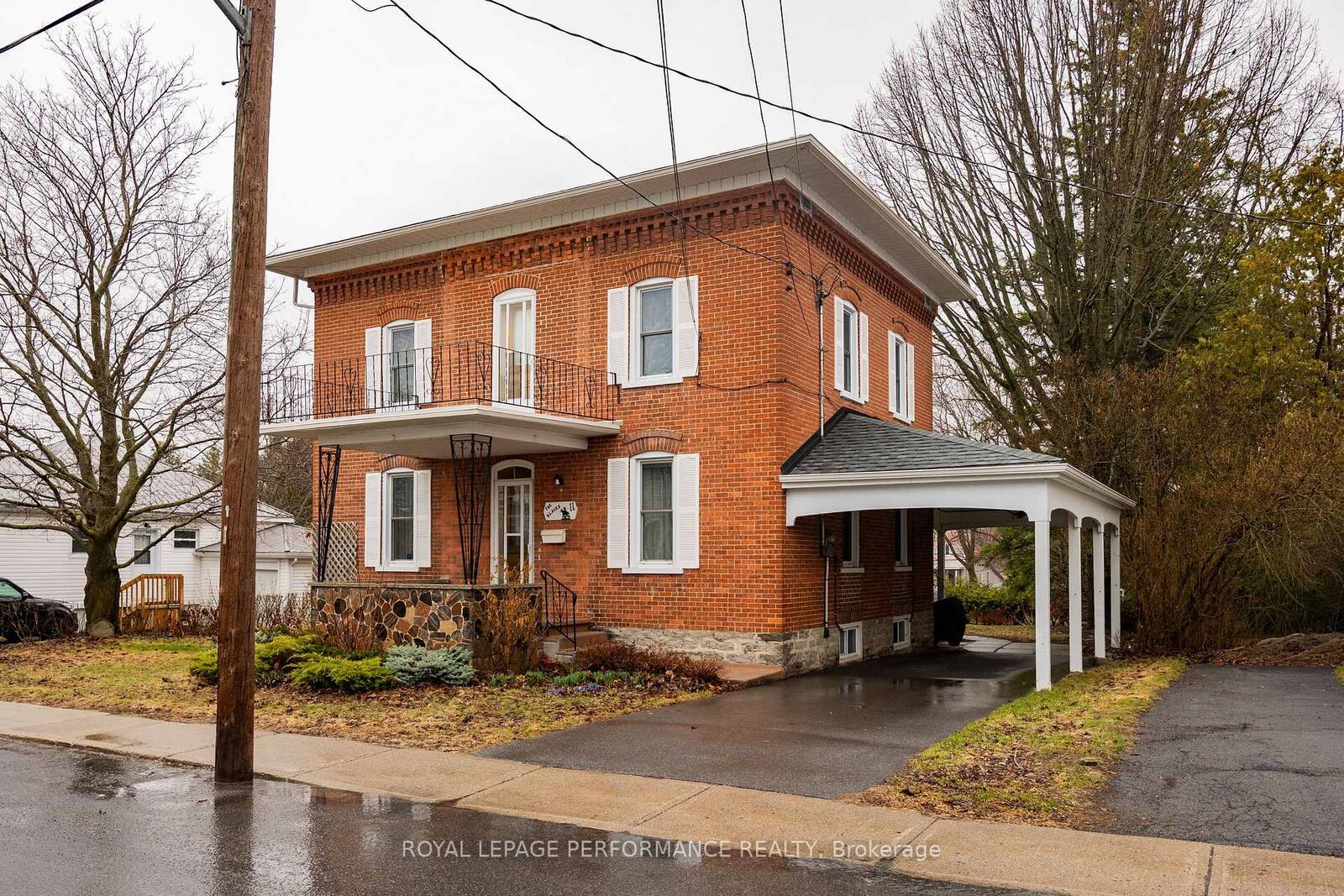 Property Photo: 11 Peter Street ON K0C 1T0