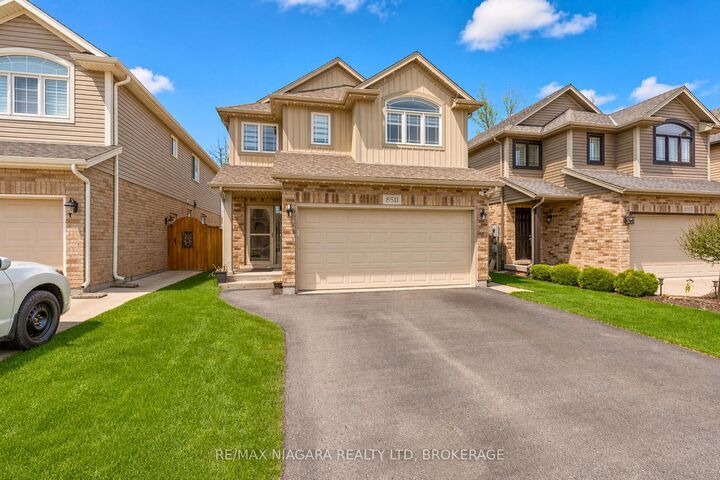 Property Photo: 8511 Jennifer Crescent ON L2H 0J3