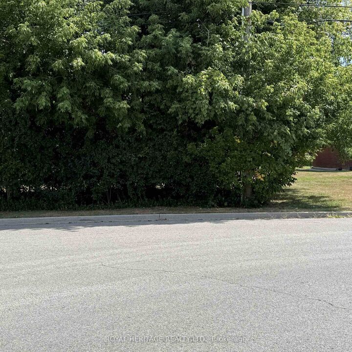 Property Photo:  1835 Pine Grove Avenue  ON L1V 1K7 
