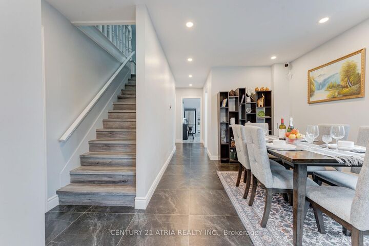 Property Photo:  132 Waterloo Street N  ON N3H 1M8 