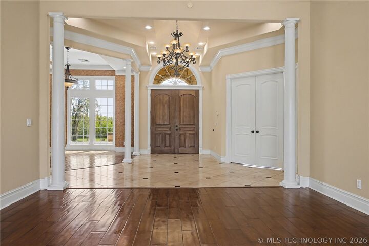 Property Photo: 5224 E 68th Street S OK 74403
