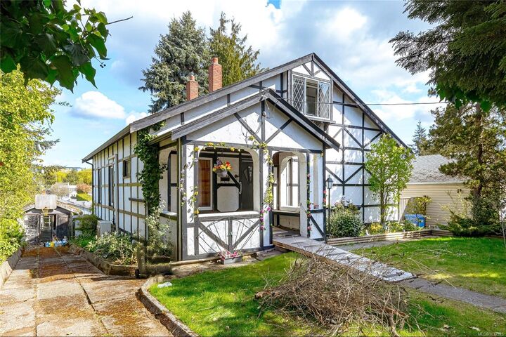 824 Ellery St — photo 1