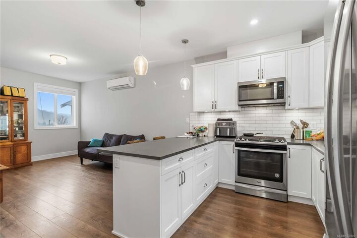 Property Photo: 3023 Constellation Ave BC V9B 0V2
