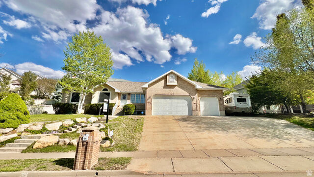 Property Photo: 14 N Fairway Dr E UT 84054