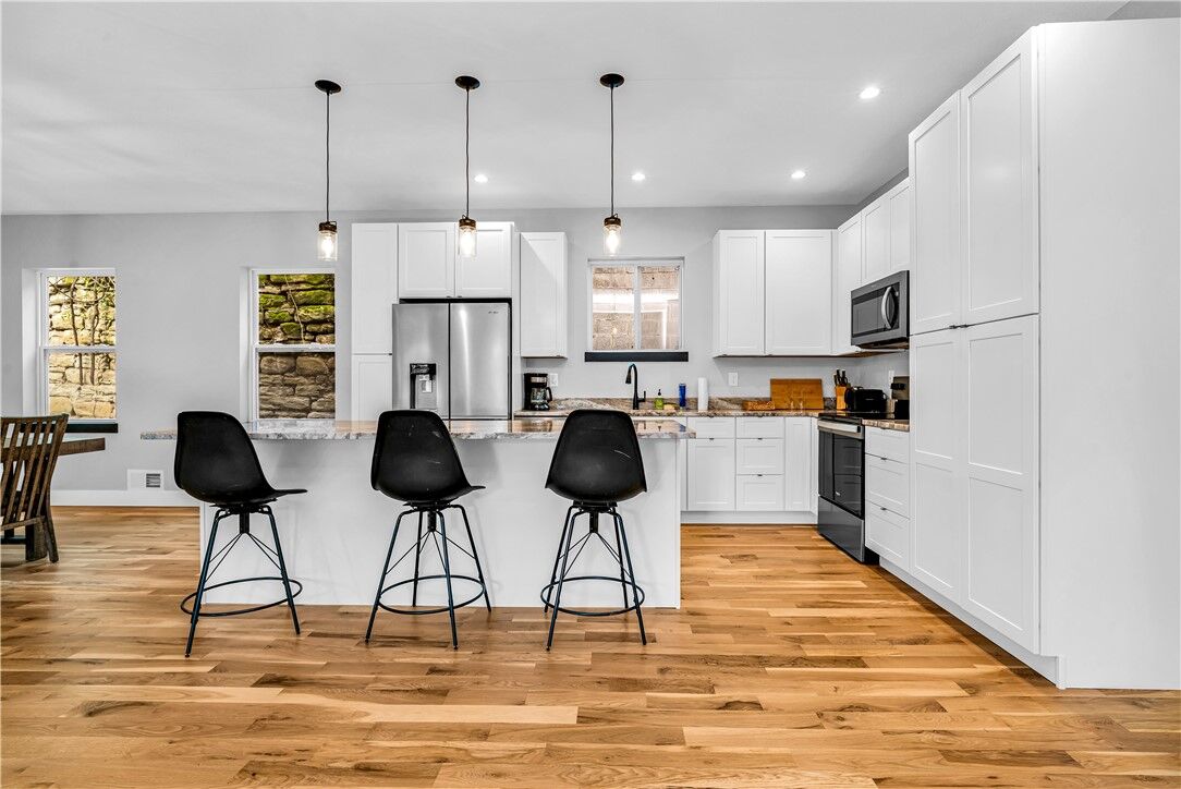 Property Photo: 1102 Spring Garden Ave PA 15212