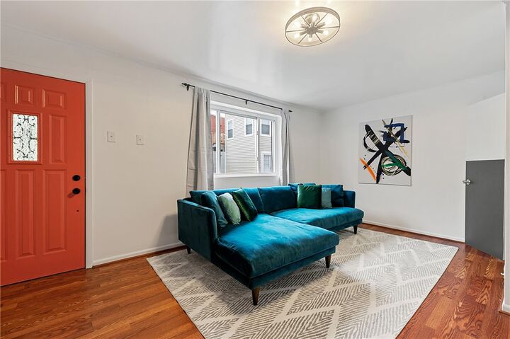 Property Photo:  1907 Fox Way  PA 15203 