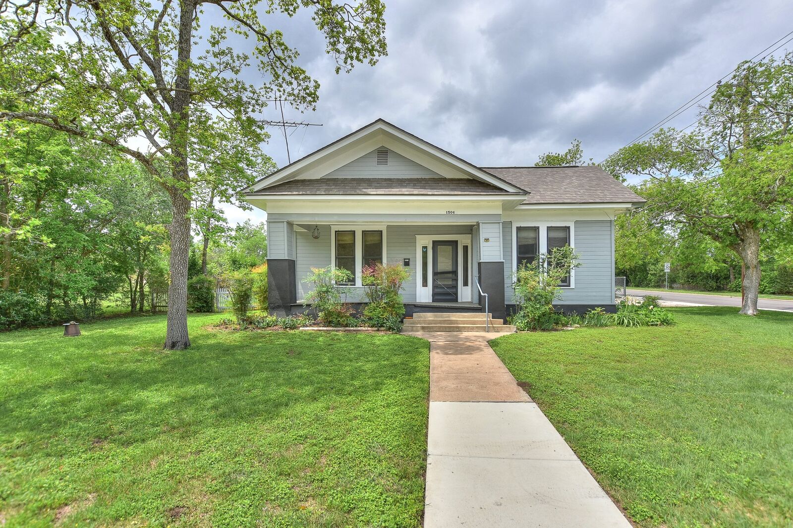 Property Photo:  1504 Maple Street  TX 78626 