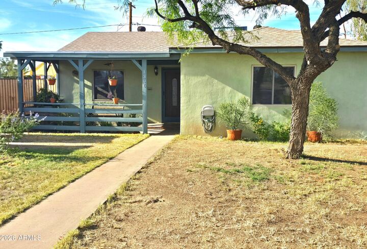 Property Photo:  1306 W Clarendon Avenue  AZ 85013 