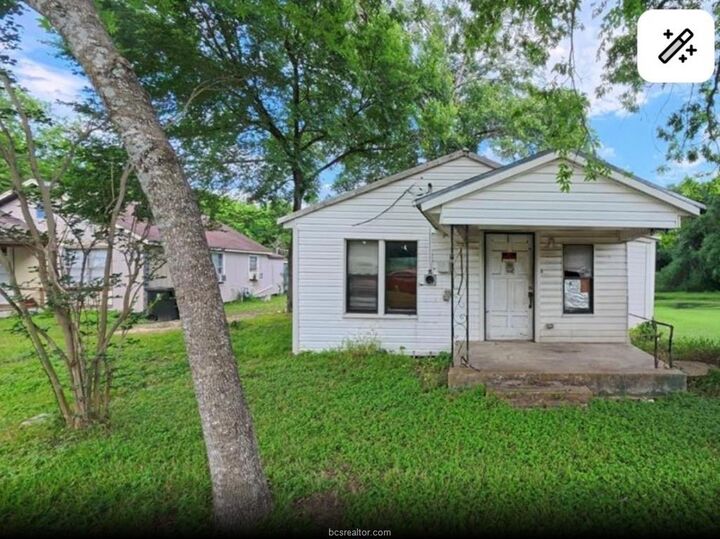 Property Photo: 1203 Boulevard Street TX 77803