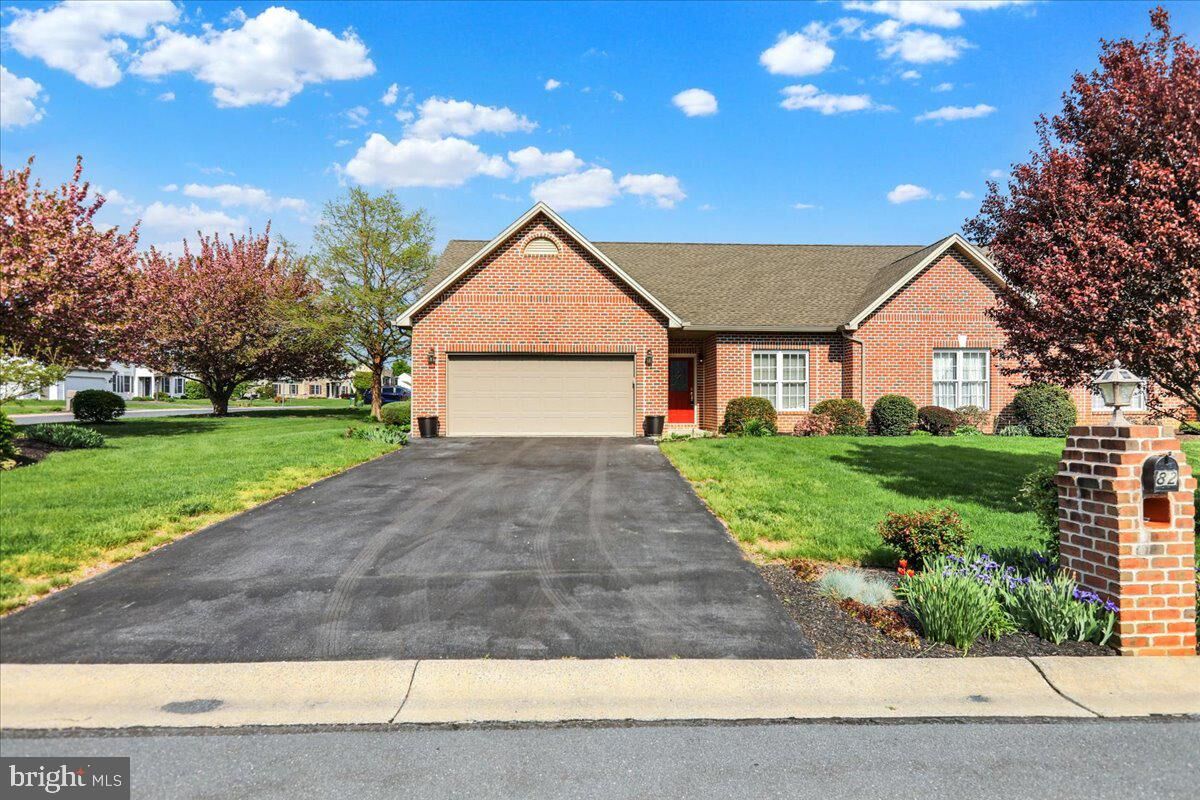 Property Photo:  82 Fairfax Lane  PA 17003 