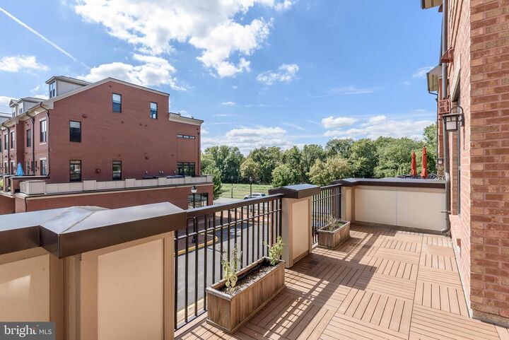 Property Photo:  204 Railbender Alley SE  VA 20175 