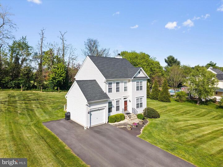 Property Photo:  102 Delaware Avenue  VA 20158 