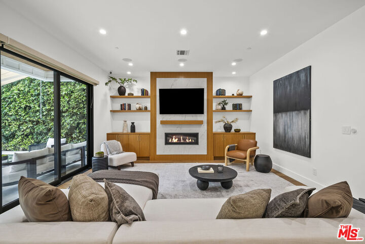 Property Photo:  5314 Willis Ave  CA 91411 