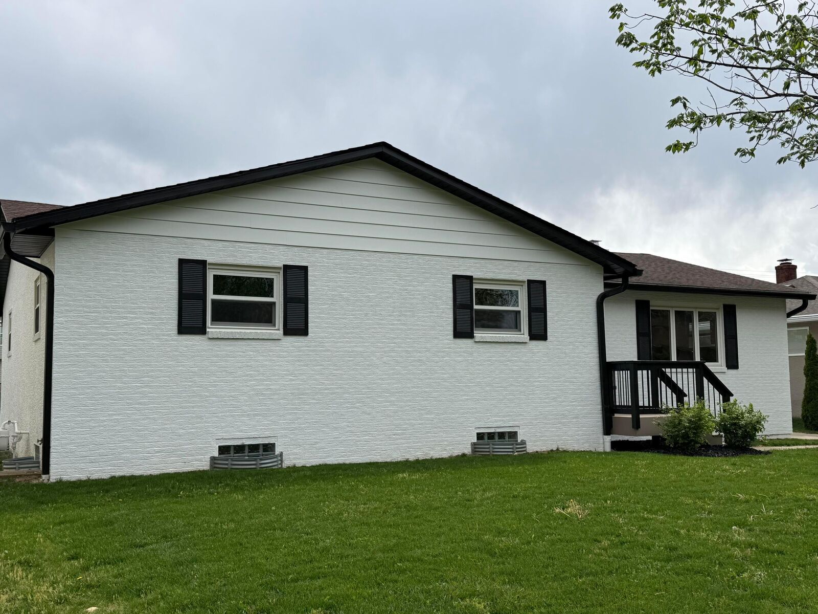 Property Photo:  2691 Maplewood Drive  OH 43231 