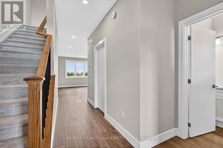 Property Photo: 1009 Dobbie Street ON K6V 7N1