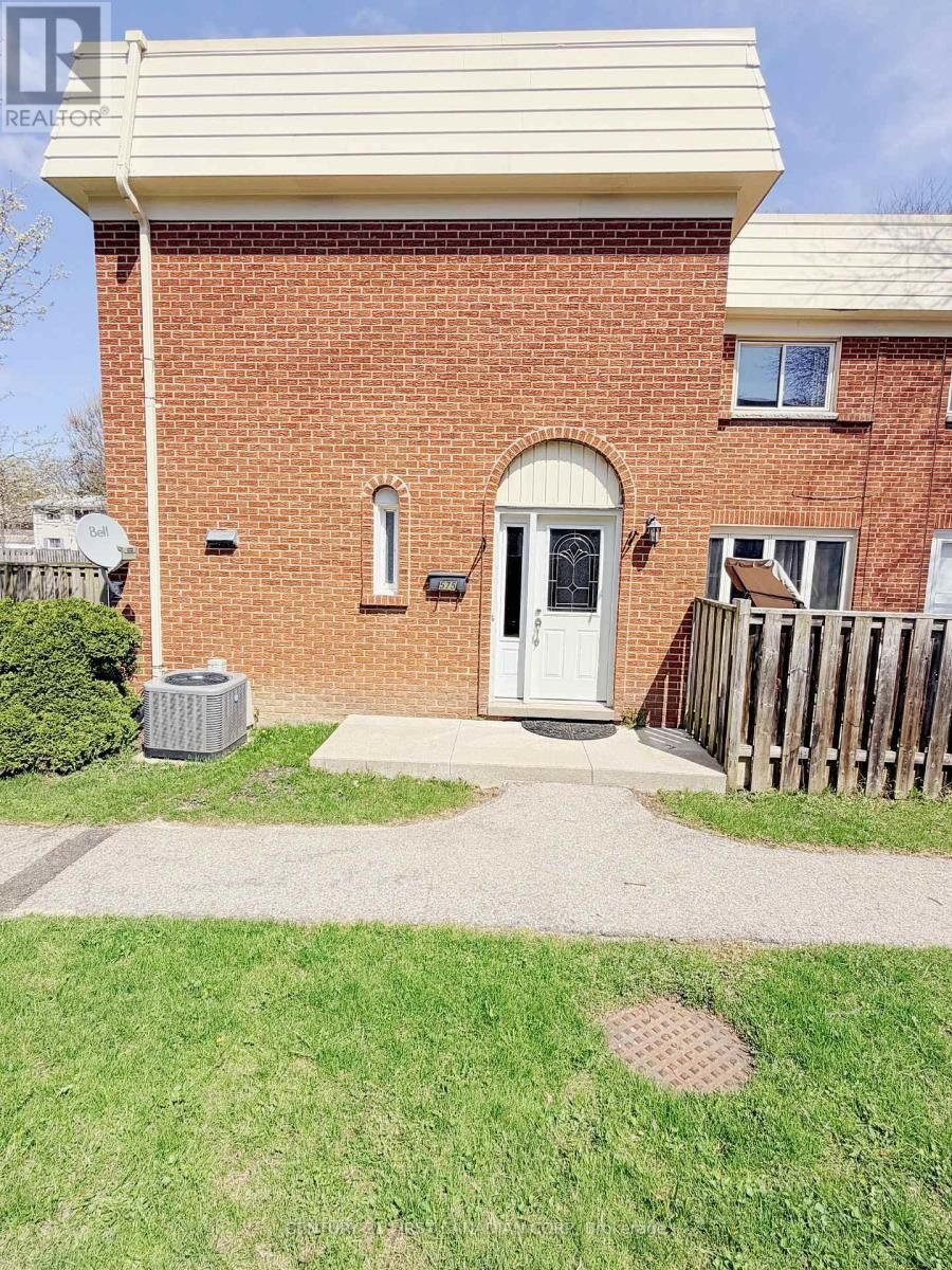 Property Photo:  575 Gainsborough Road 71  ON N6G 2C5 