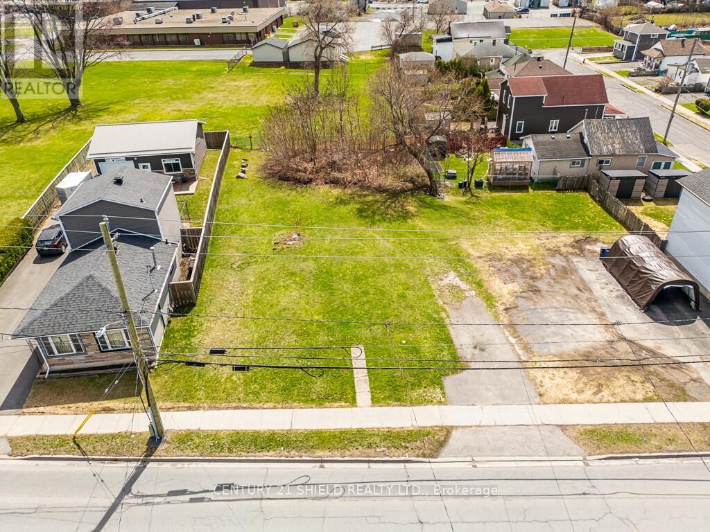 Photo de la propriété:  20 Eleventh Street West  ON K6J 3A9 