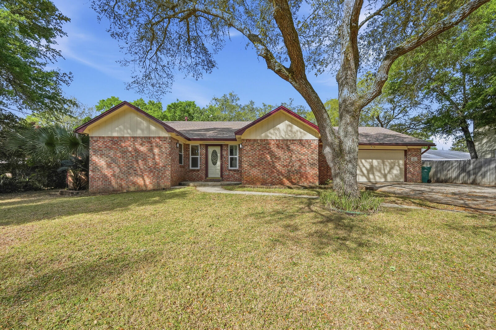 Property Photo:  3 Krivik Court  FL 32547 
