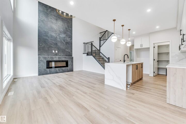 Property Photo:  8712 181 Avenue NW  AB T5Z 0E3 