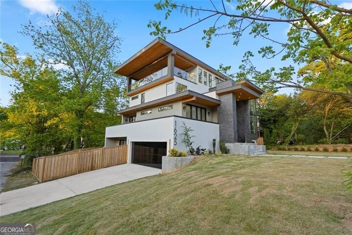 Property Photo: 1625 Emerald Avenue SW GA 30310