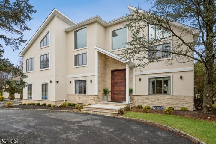 Property Photo:  15 Fox Run  NJ 07006 