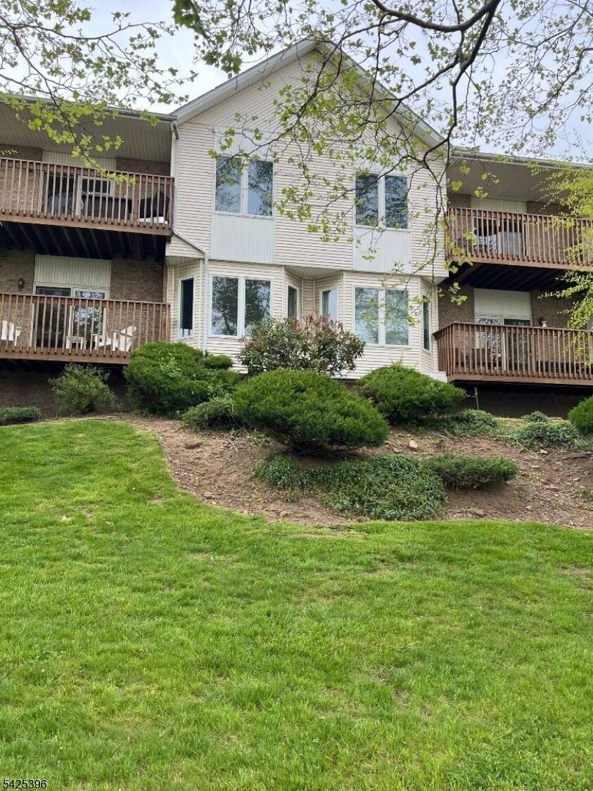 Property Photo:  5 Di Donna Ct 5  NJ 07013 