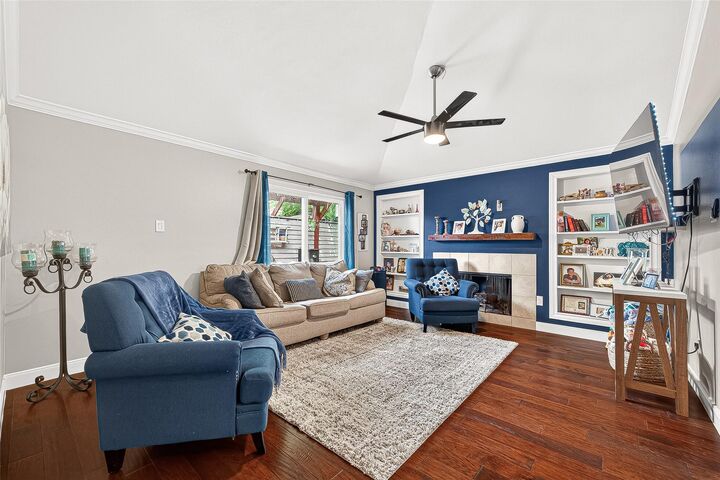 Property Photo:  7823 Winehill Lane  TX 77040 