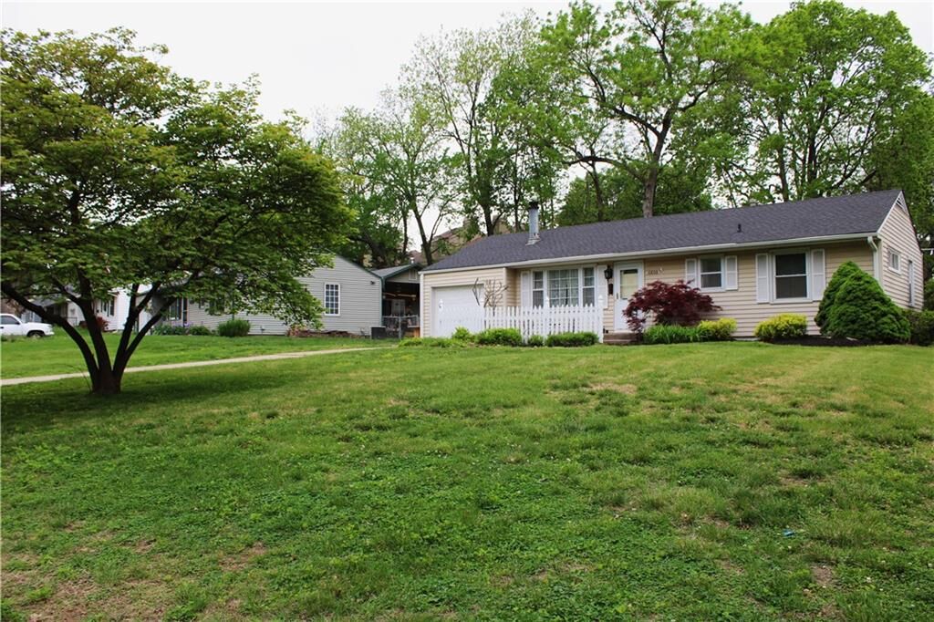 Property Photo:  6800 W 76th Terrace  KS 66204 