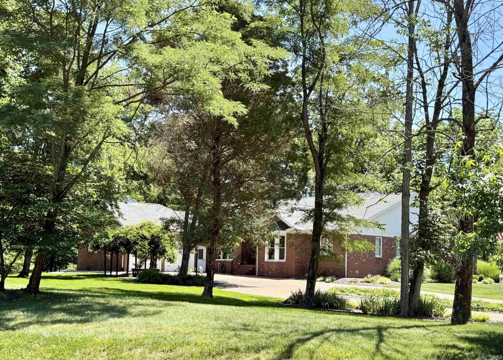 Property Photo: 1166 Twin Lakes Court IN 47601