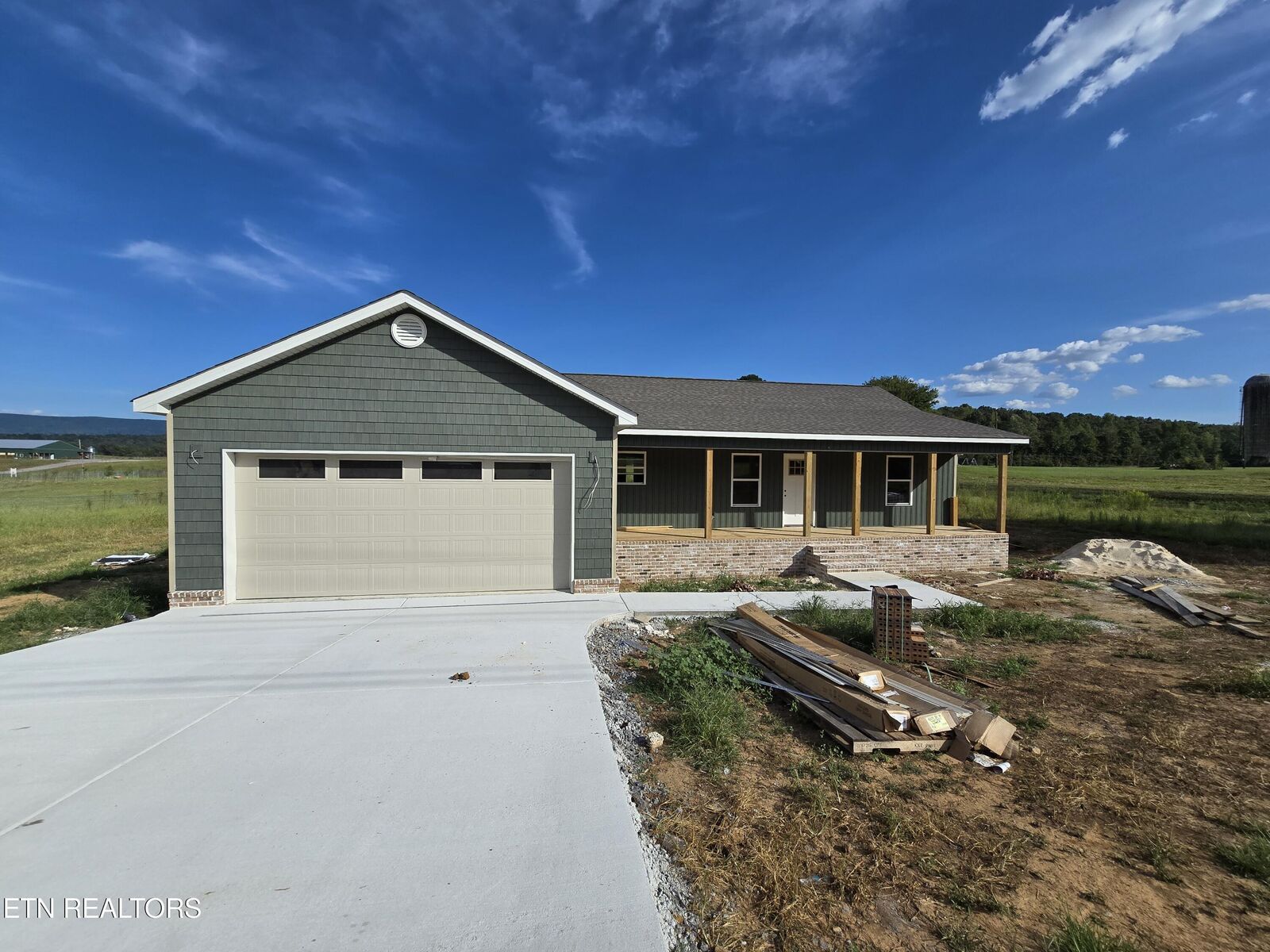 Property Photo: 2376 Old York Hwy TN 37327