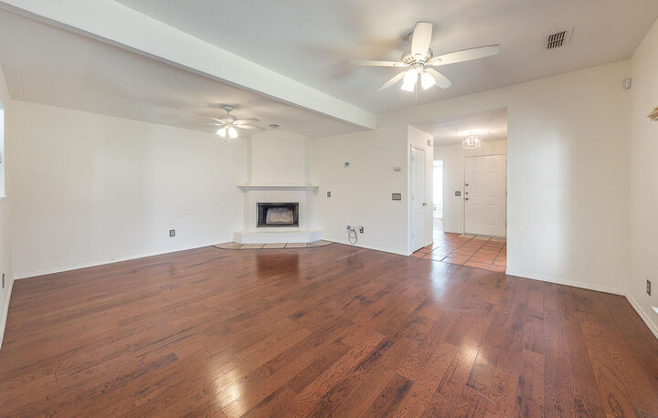 Property Photo:  1036 Iola Avenue  TX 79416 