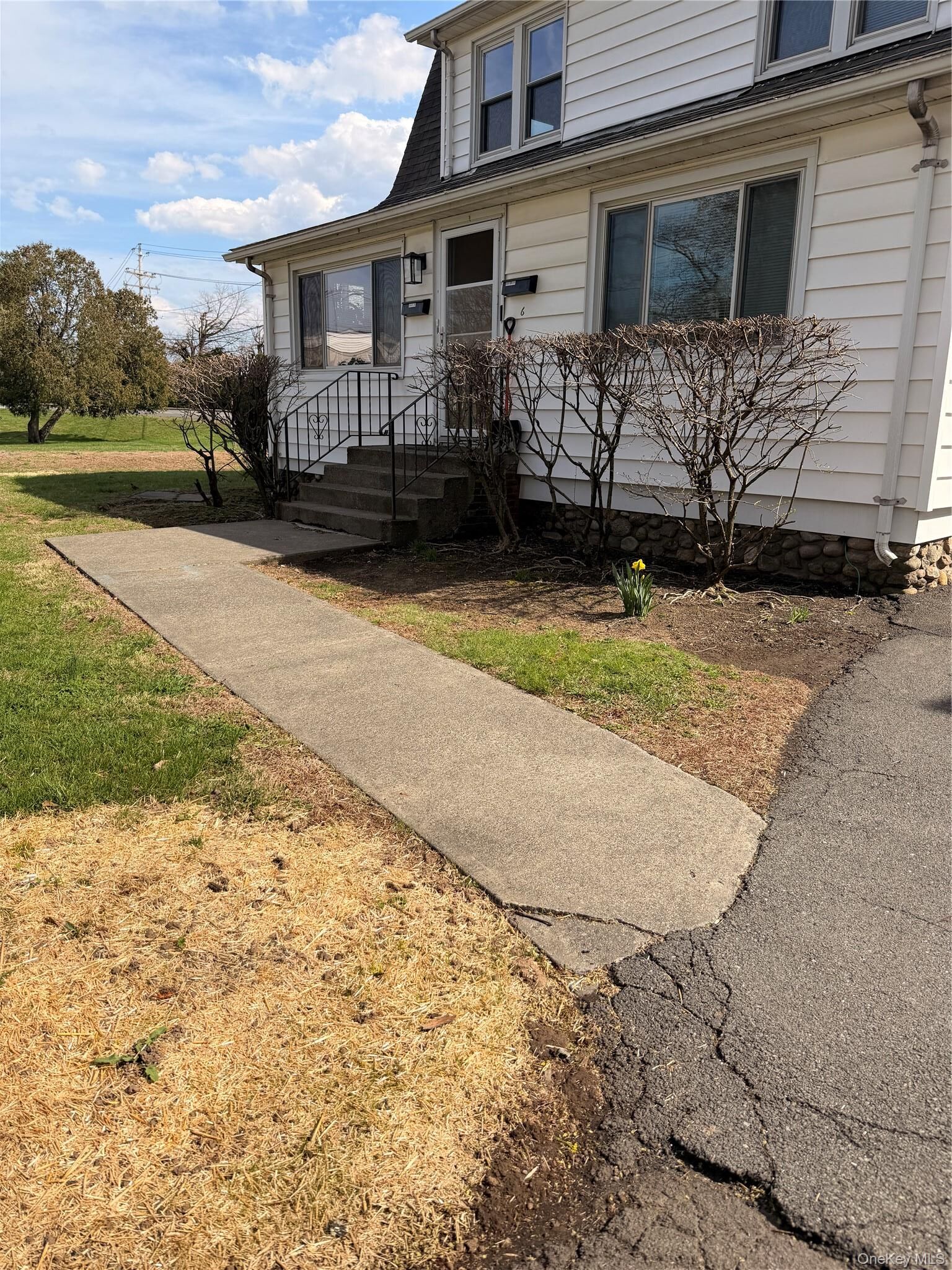 Property Photo:  6 Quelch Avenue  NY 10980 