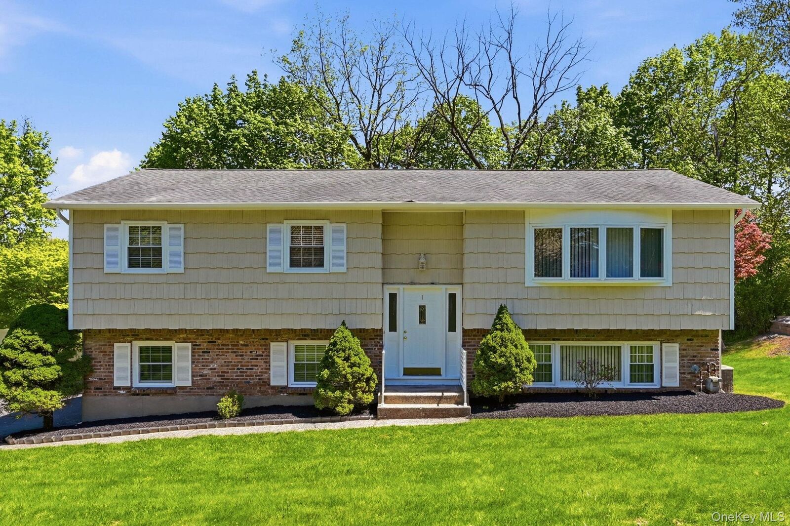 Property Photo:  1 Muir Lane  NY 10956 
