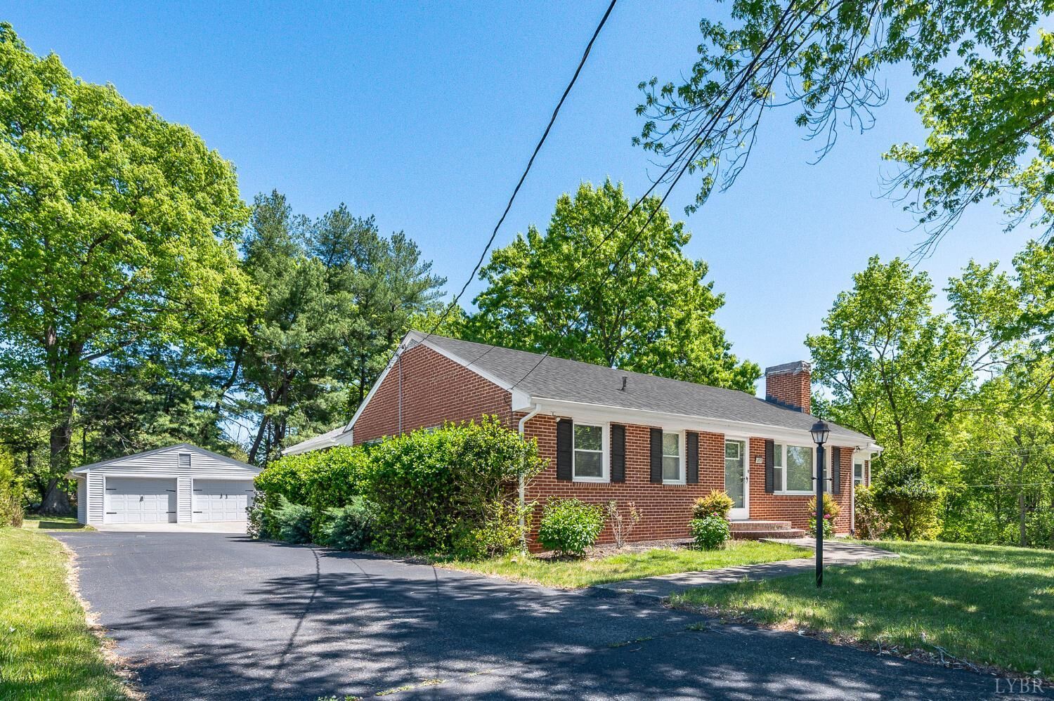 Property Photo: 1659 Shady Knoll Avenue VA 24523