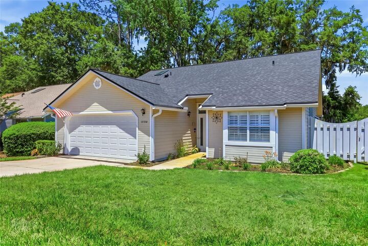 Property Photo:  10530 NW 36th Lane  FL 32606 