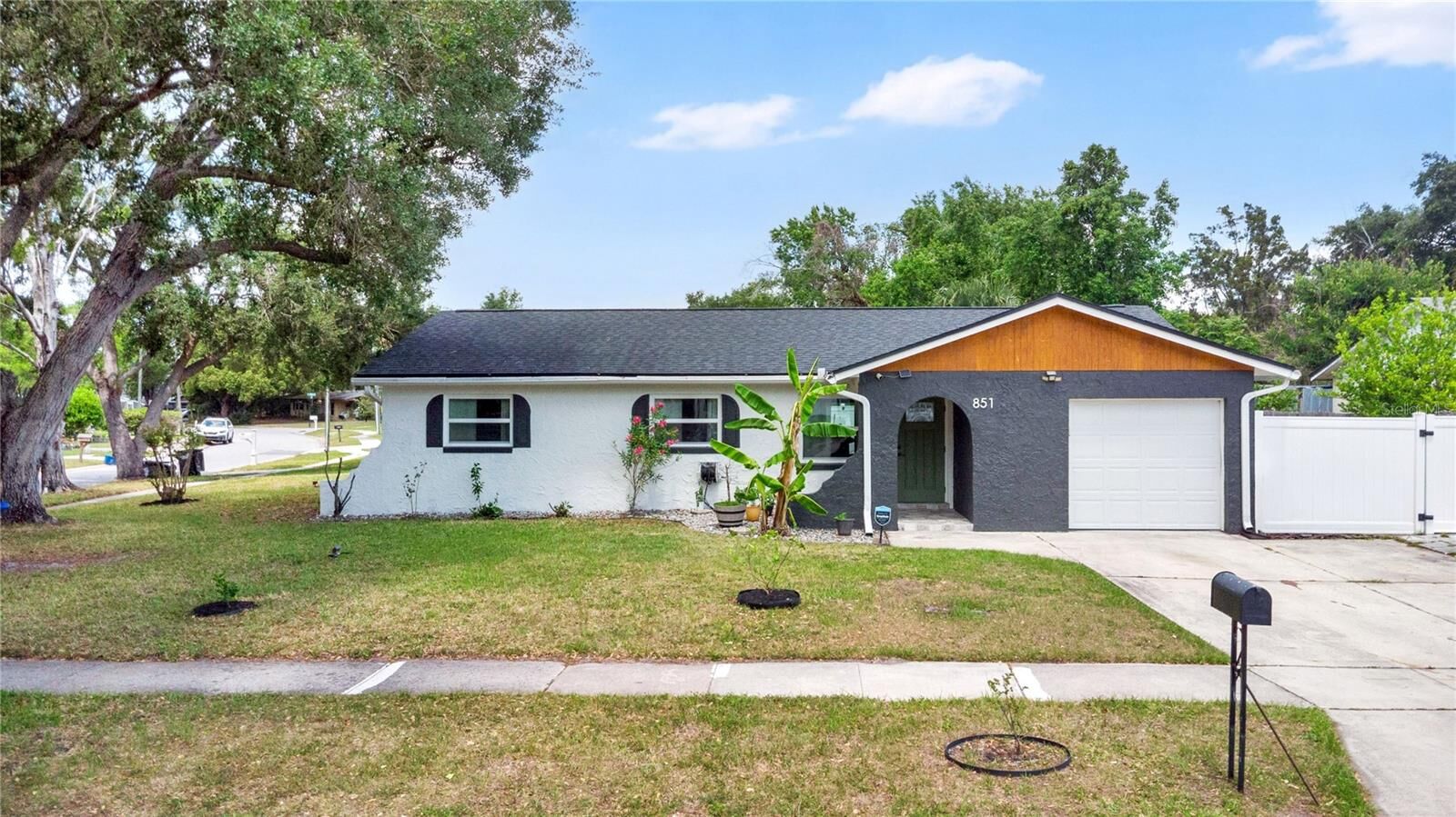 Property Photo:  851 Darwin Drive  FL 32701 