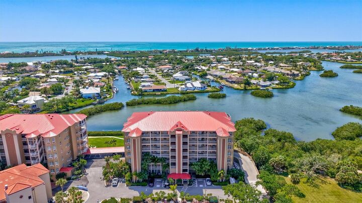 Property Photo:  5100 Jessie Harbor Drive 304  FL 34229 