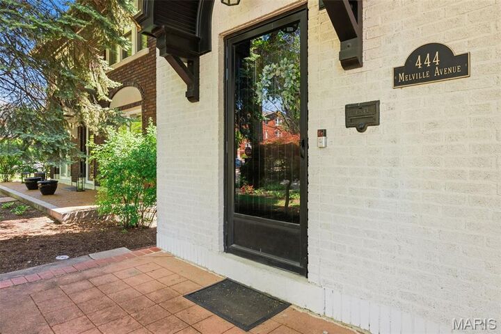 Property Photo:  444 Melville Avenue  MO 63130 