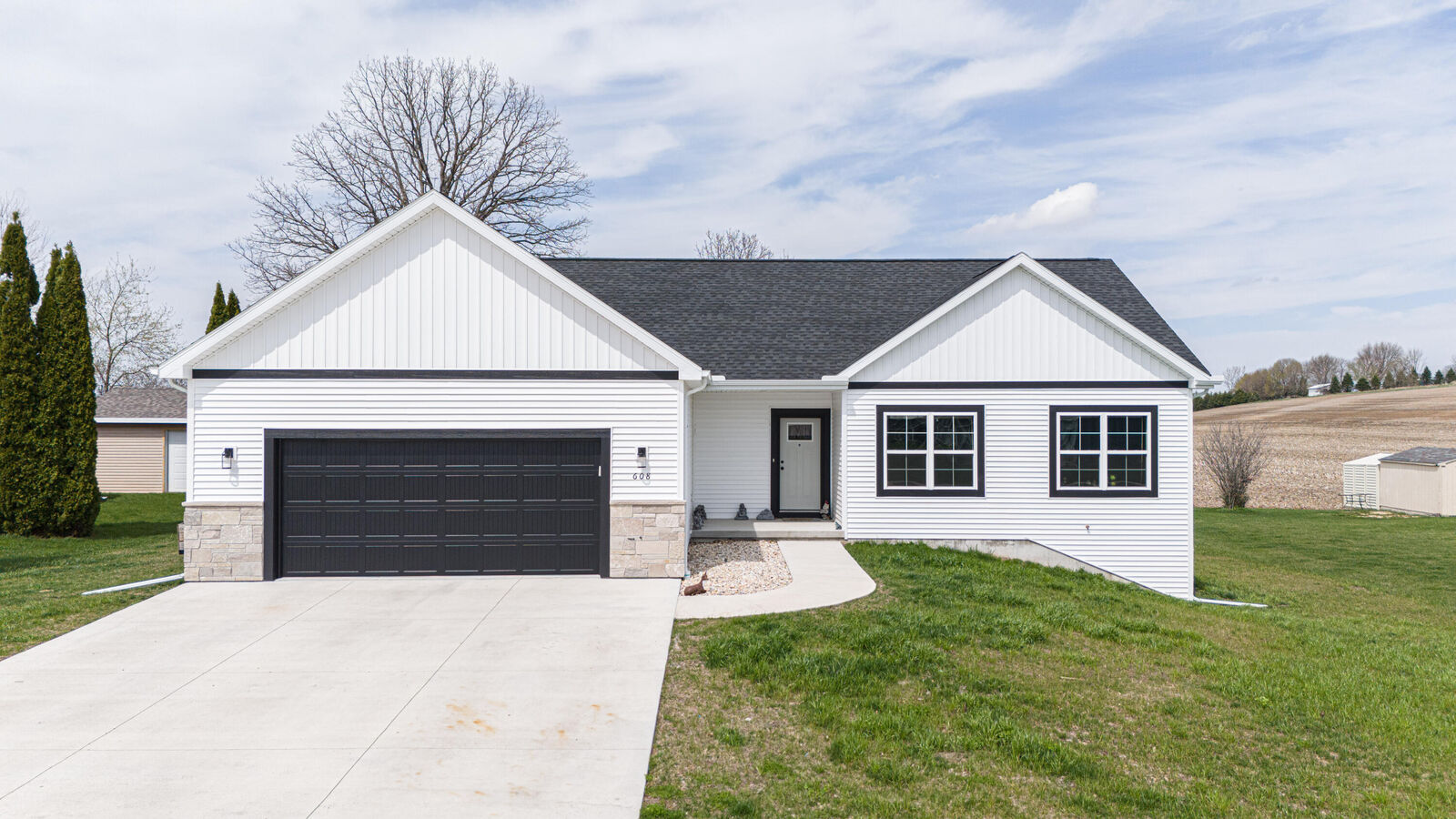 Property Photo:  608 Sycamore Pl  WI 53091 