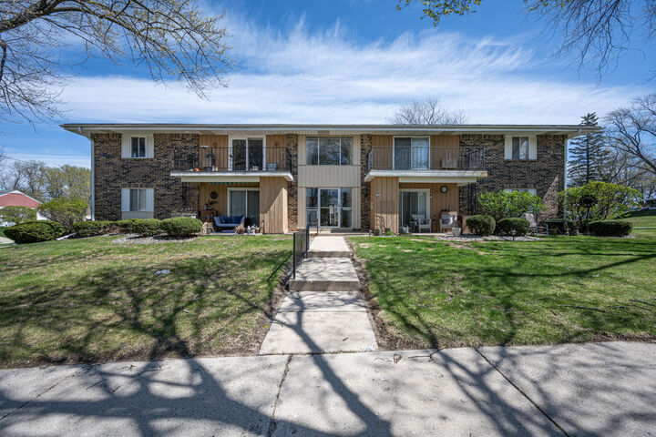Property Photo: 3408 S Taylor Ave 4 WI 53207