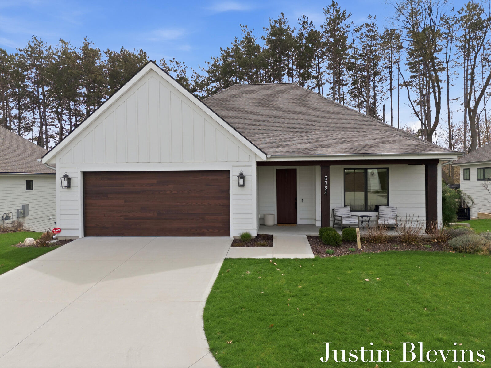 Property Photo: 6324 Lamppost Circle SE MI 49546