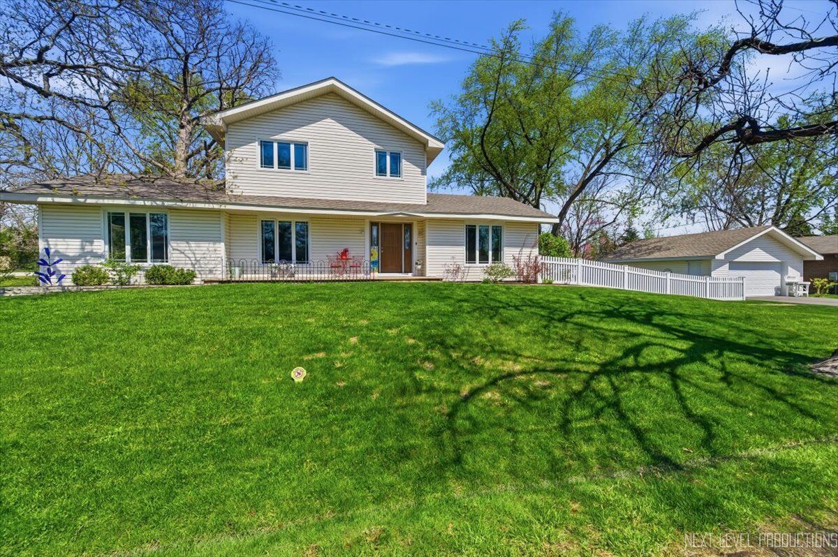 Property Photo:  27W300 Williams Street  IL 60190 