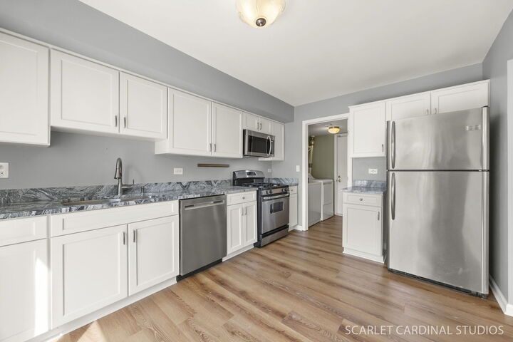 Property Photo:  1933 Wellington Place  IL 60516 